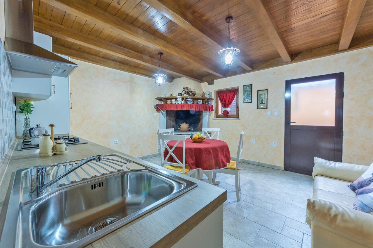 Apartments Tina & Denis Pula Zewnętrze zdjęcie