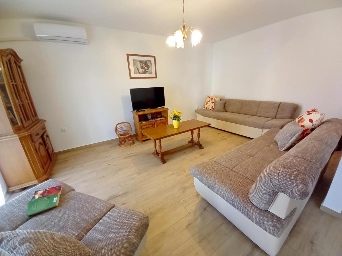 Apartments Tina & Denis Pula Zewnętrze zdjęcie