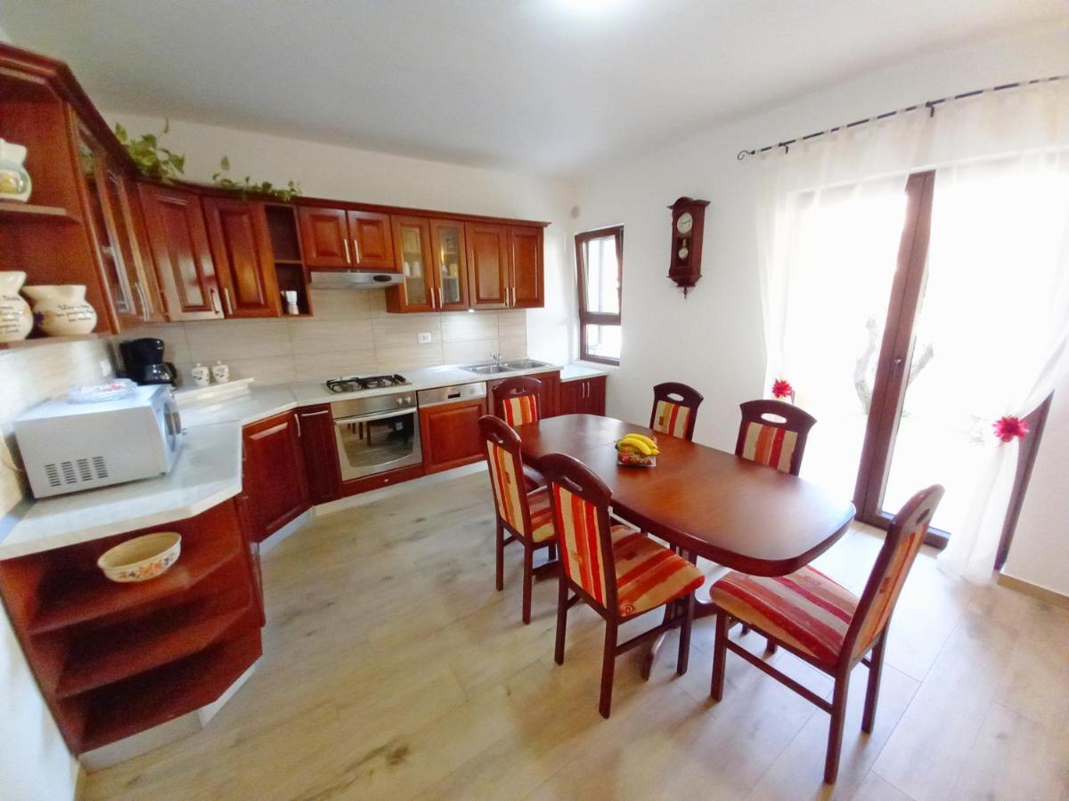Apartments Tina & Denis Pula Zewnętrze zdjęcie