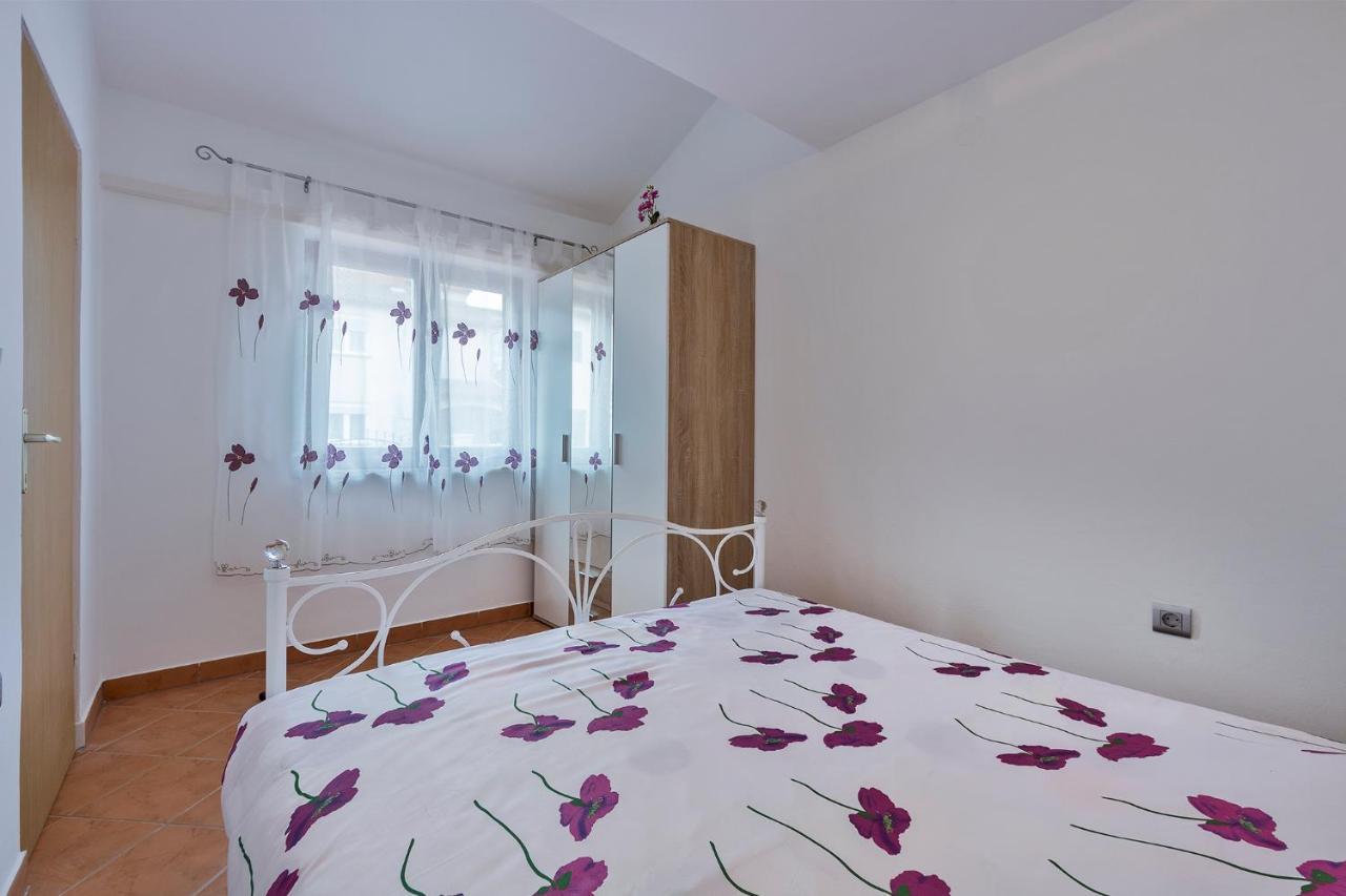 Apartments Tina & Denis Pula Zewnętrze zdjęcie