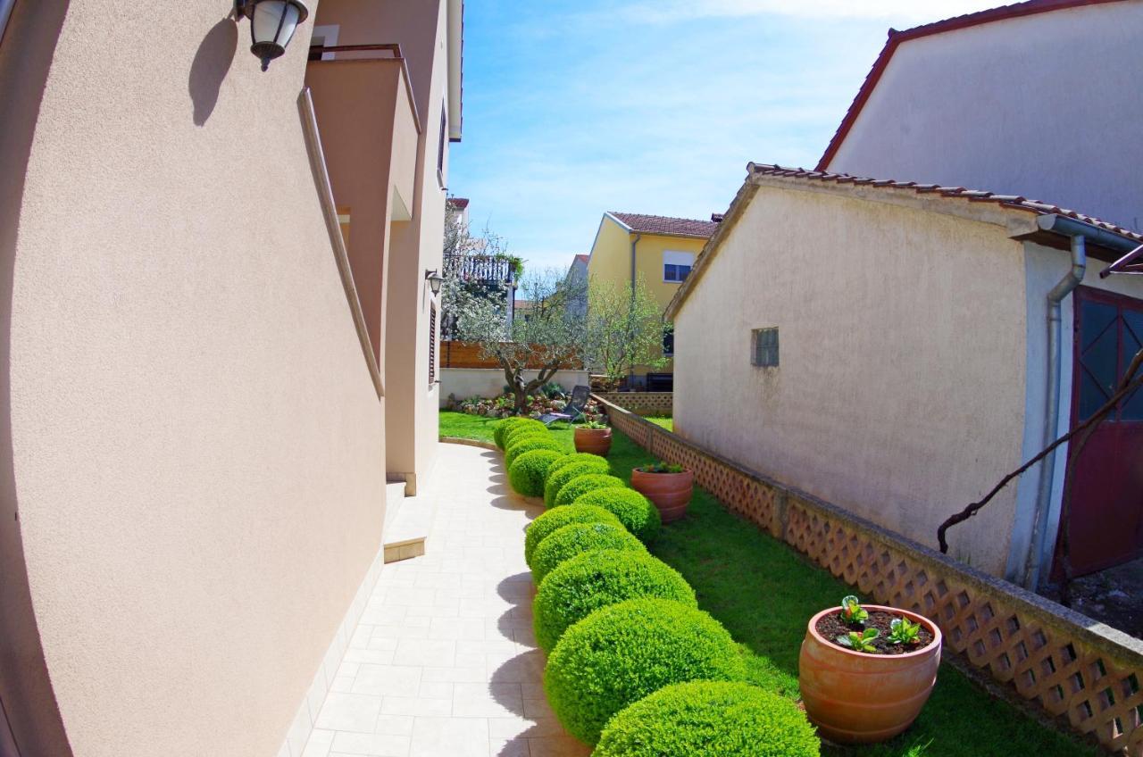 Apartments Tina & Denis Pula Zewnętrze zdjęcie