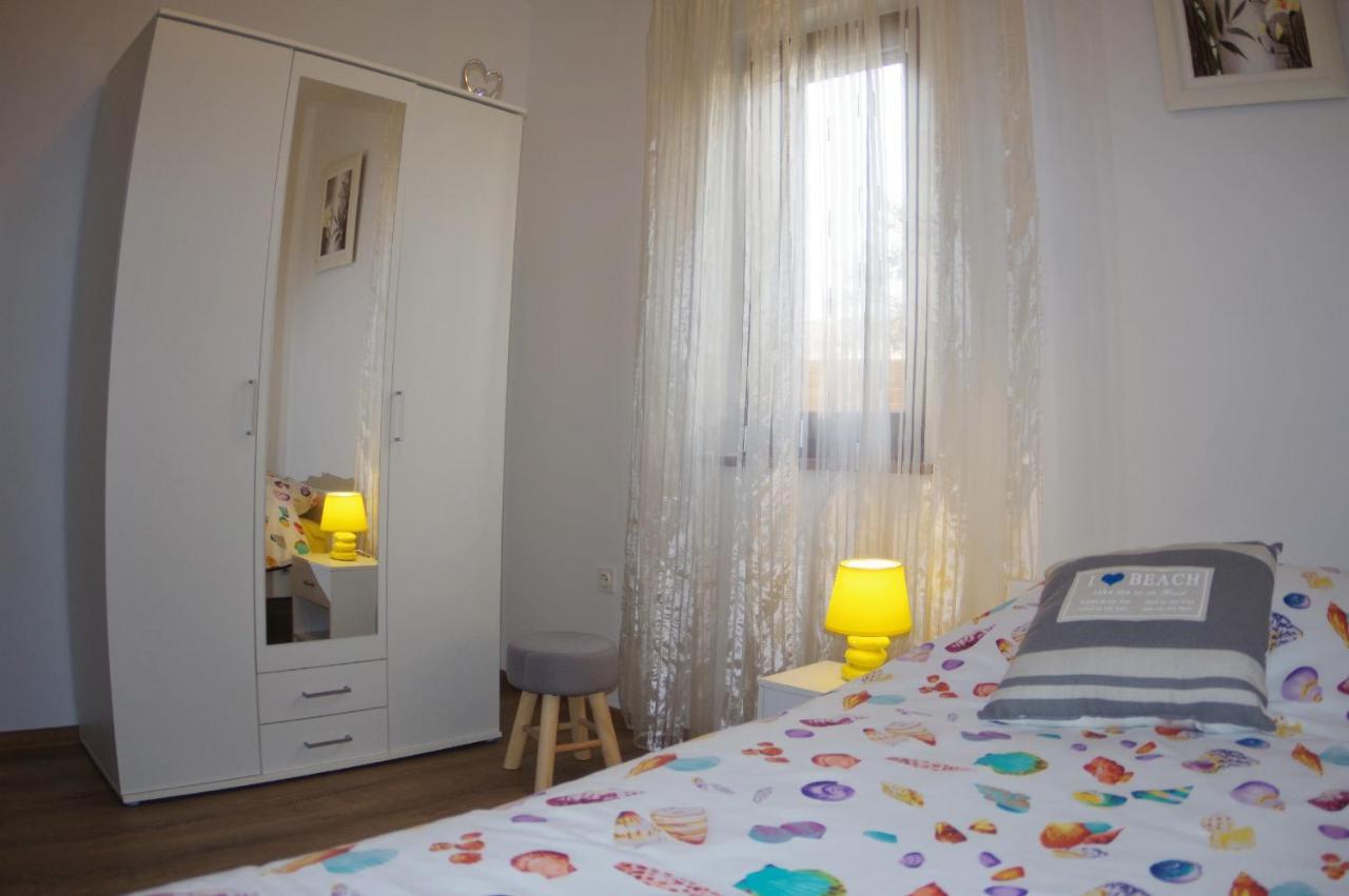 Apartments Tina & Denis Pula Zewnętrze zdjęcie
